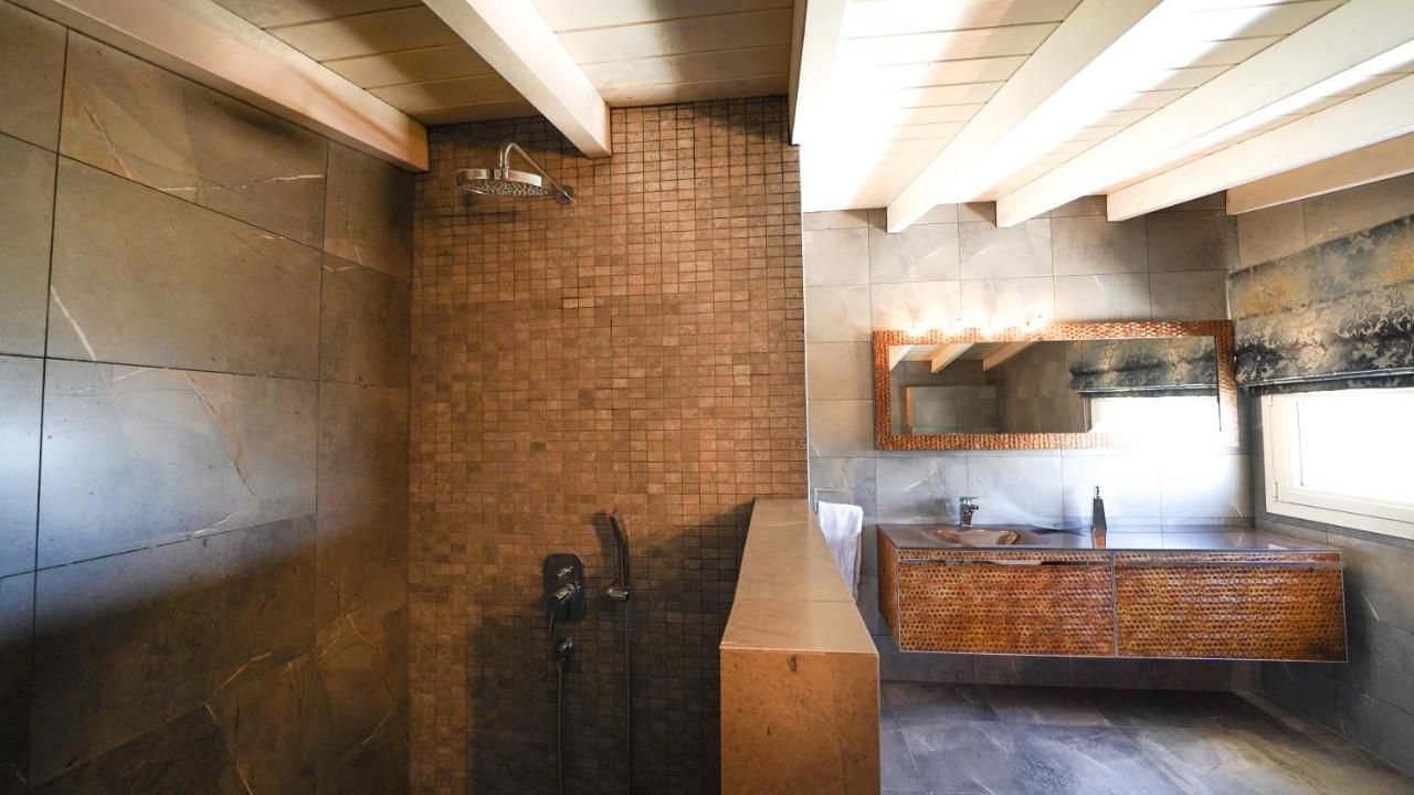 Luxury Villa Allure Dhafnes ภายนอก รูปภาพ