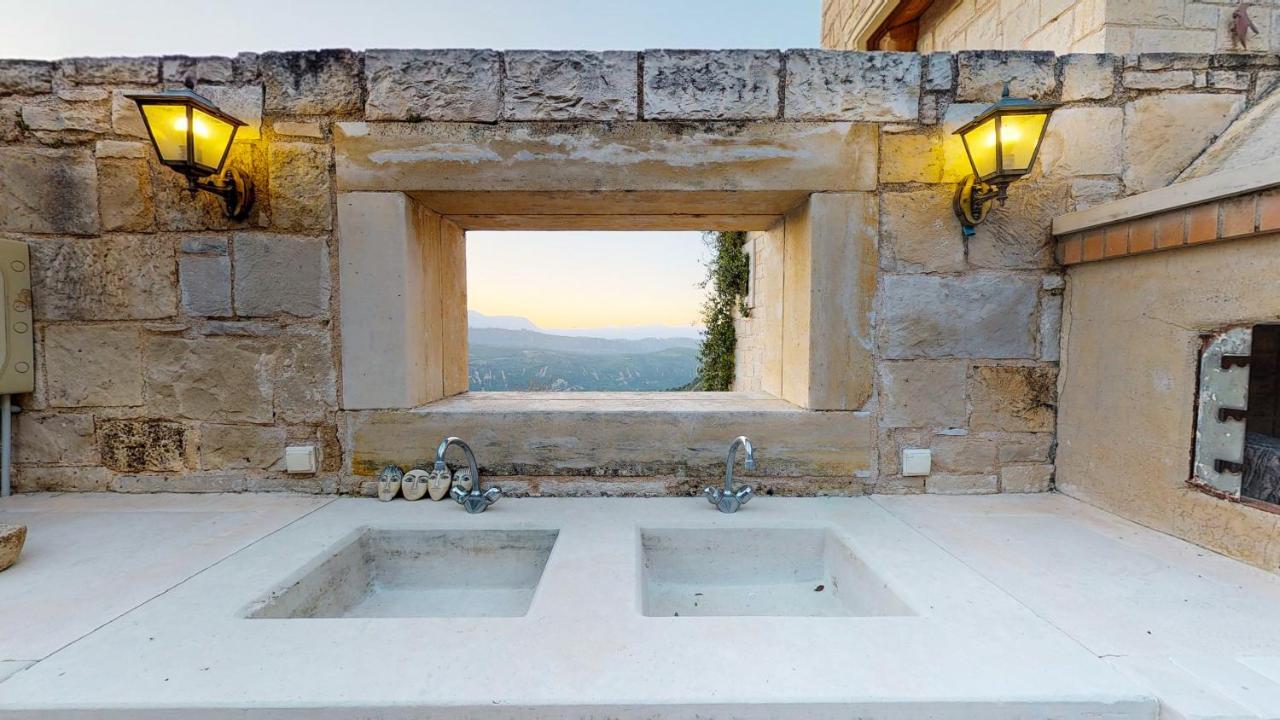Luxury Villa Allure Dhafnes ภายนอก รูปภาพ