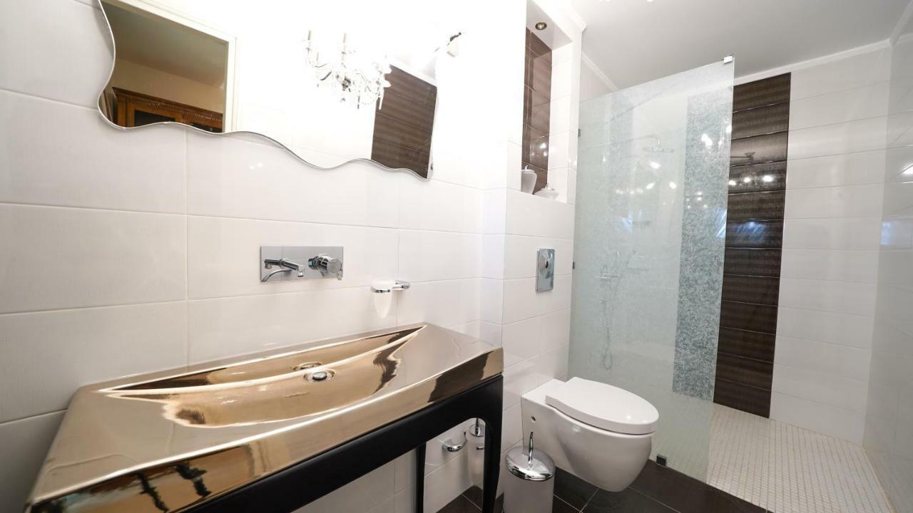 Luxury Villa Allure Dhafnes ภายนอก รูปภาพ